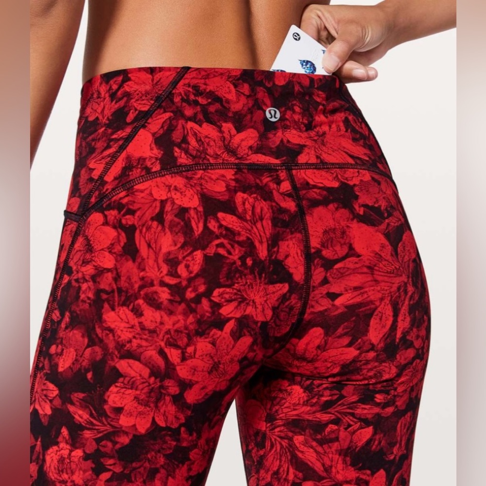 Lululemon Train Times Crop *21"
CarmineTrue Red Black / Black size 4
